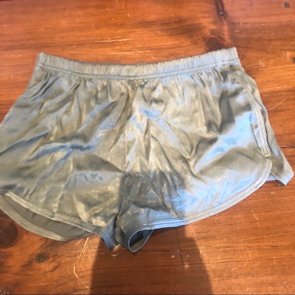 Silk shorts light army green